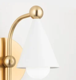 Beatrice Sconce