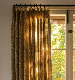 Black Curved Curtain Rod 40