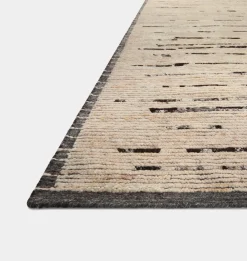 Briyana BRI-04 Natural / Black Area Rug