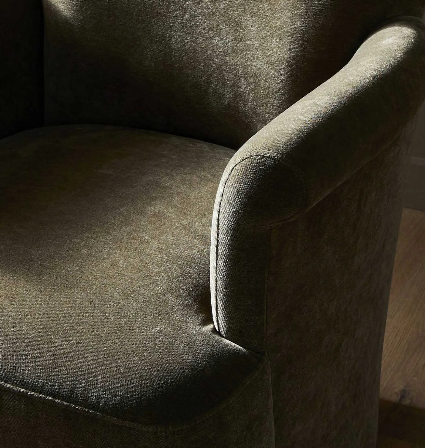 Camellia Swivel Chair