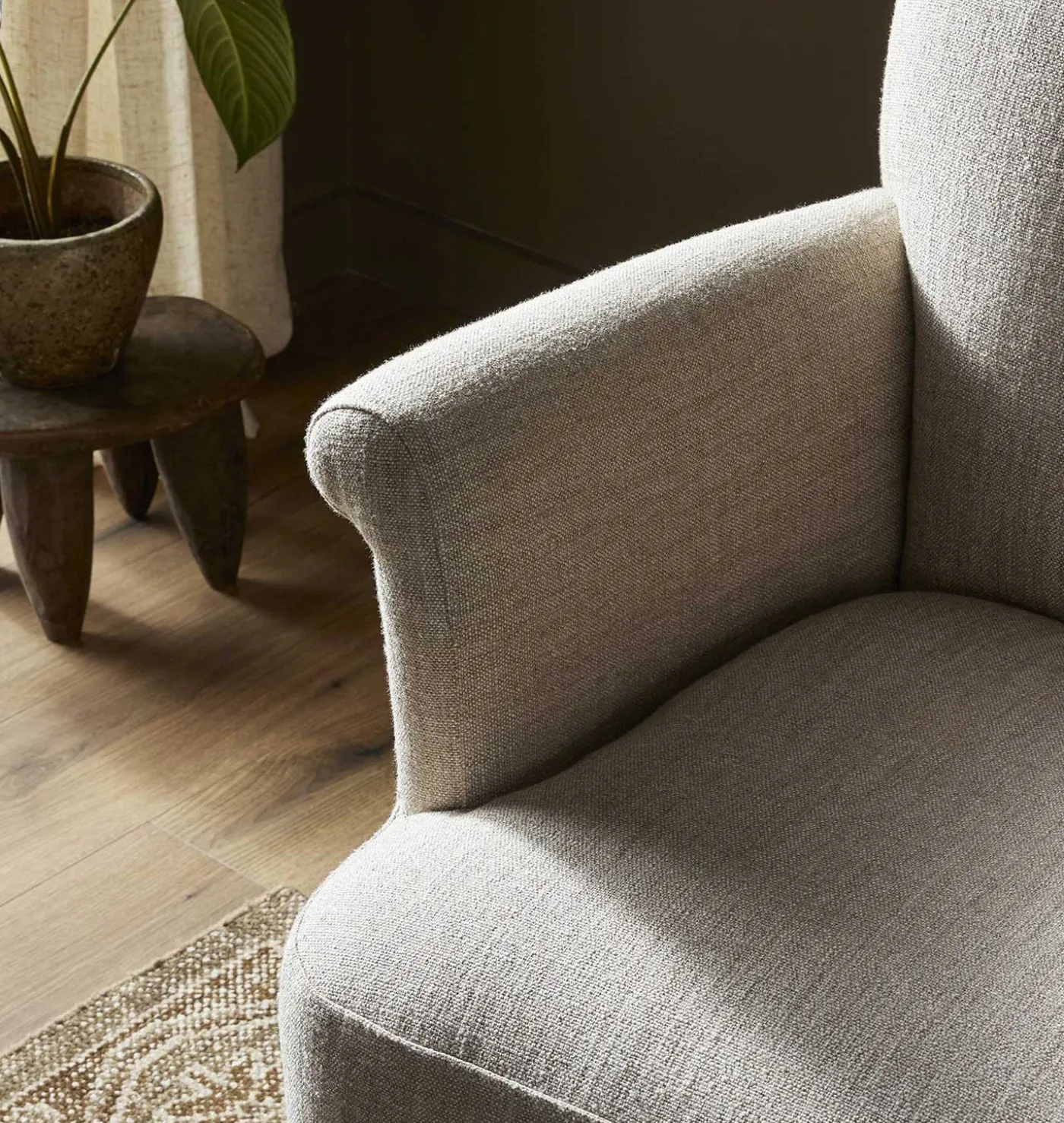 Camellia Swivel Chair