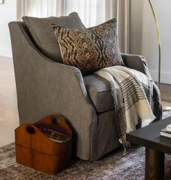 Dahalia Throw Blanket