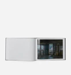 Gregory Crewdson: Eveningside
