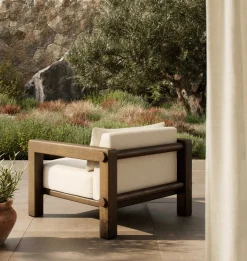 Lumi Outdoor Lounge Chair