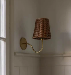 Lyndsie Small Sconce