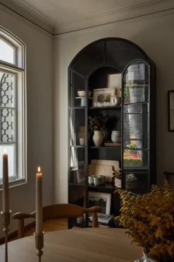 Monty Cabinet