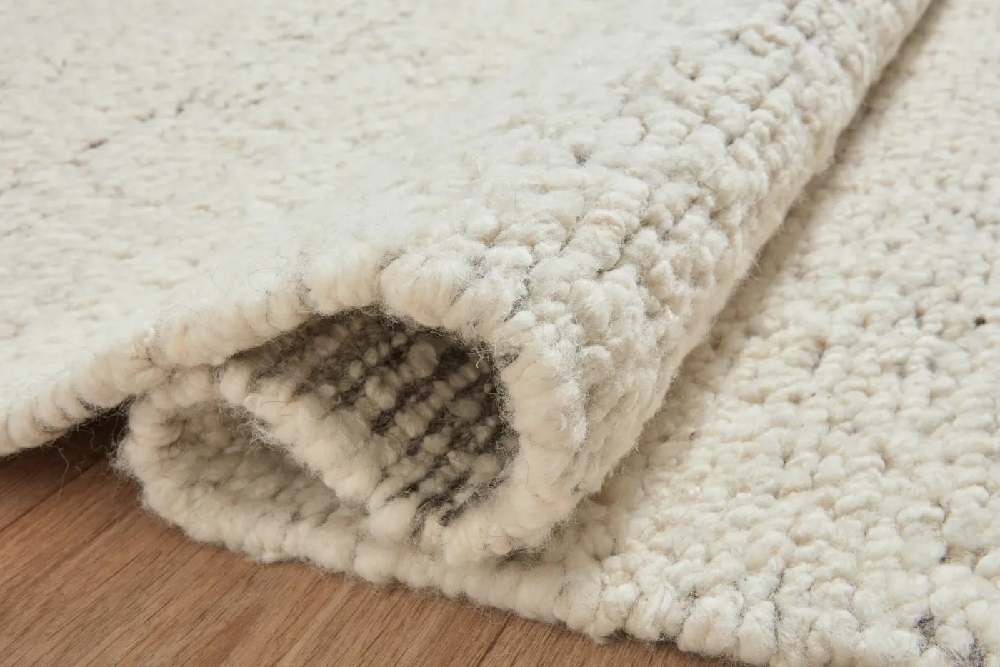 Mulholland MUL-02 Silver / Natural Area Rug
