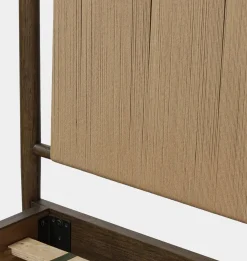 Richard Natural Rush Bed