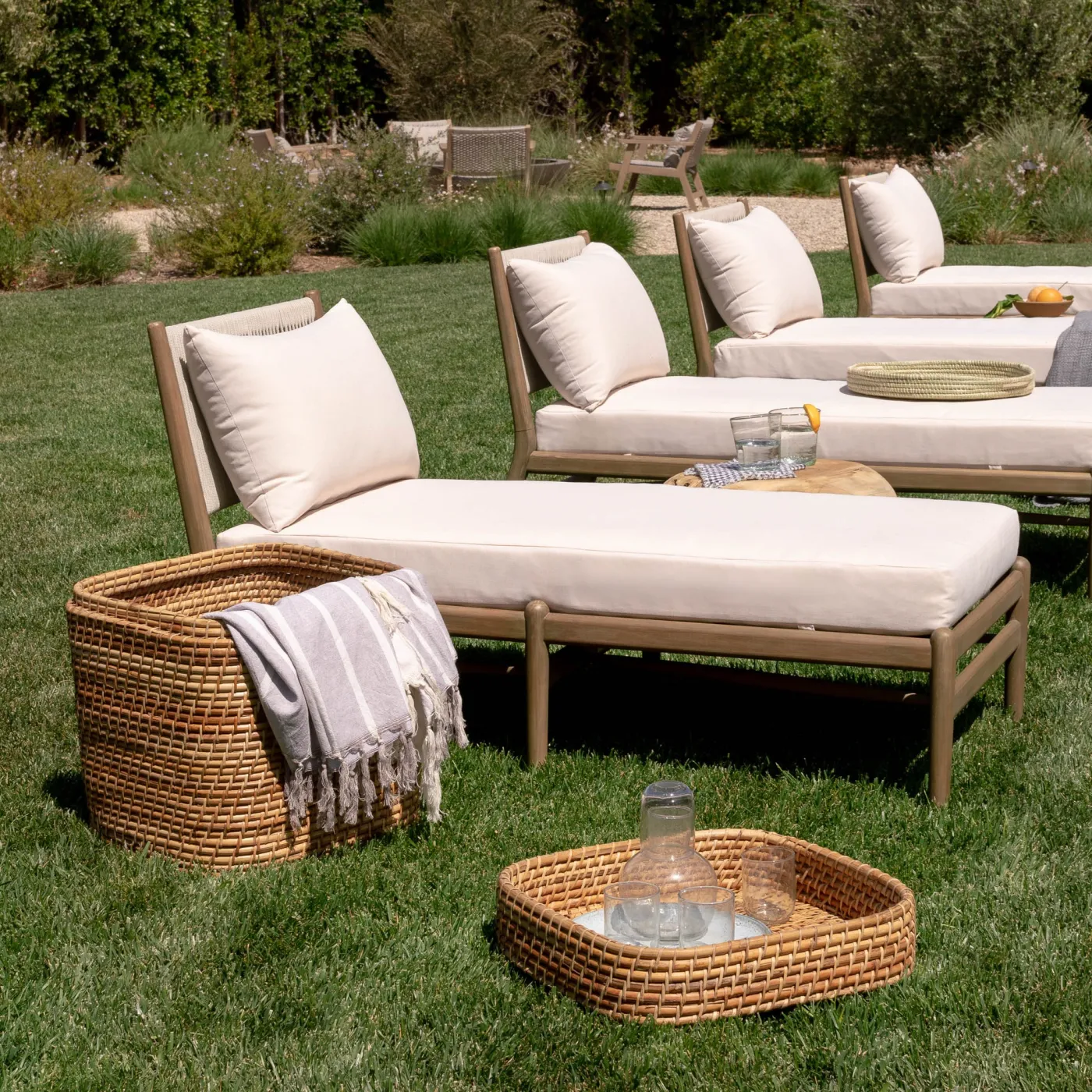 Roselyn Outdoor Chaise