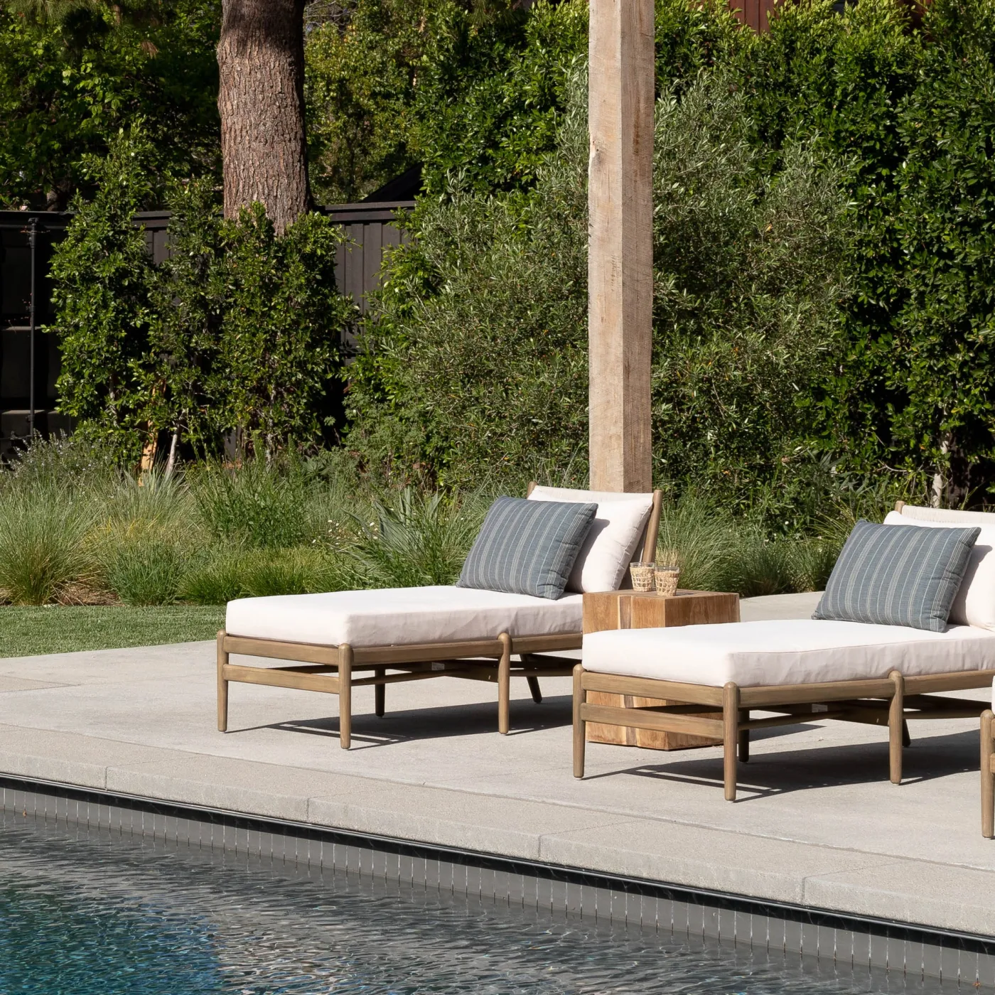 Roselyn Outdoor Chaise