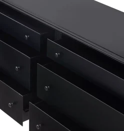 Vaughn Dresser